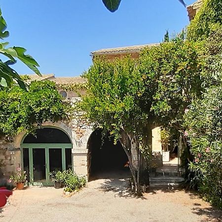 Mas Luis Alvarez La Capelle-et-Masmolene Экстерьер фото